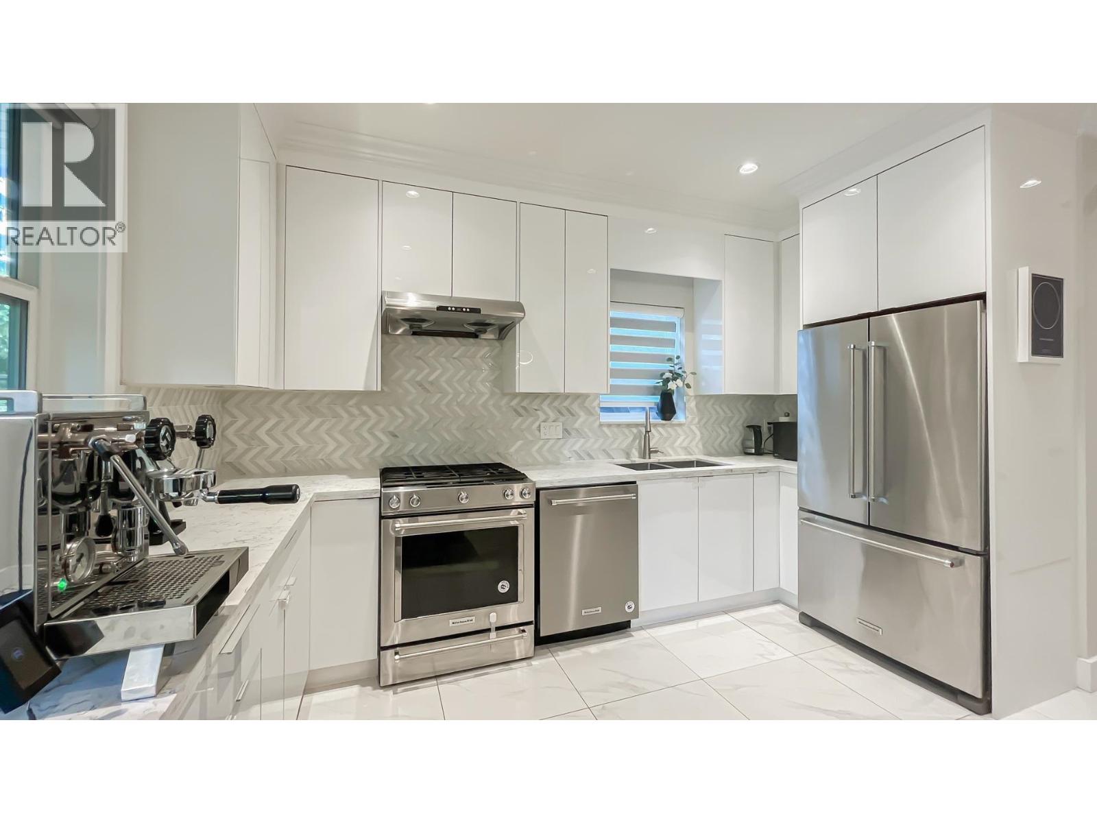 #101-6571 NO. 4 Road, Richmond