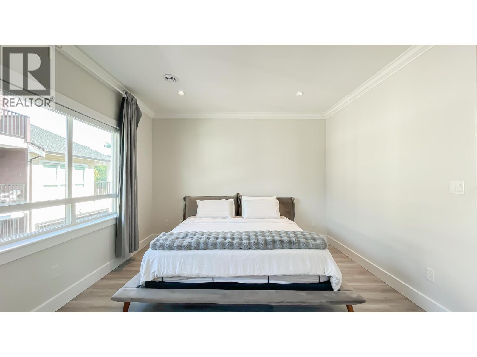 #101-6571 NO. 4 Road, Richmond
