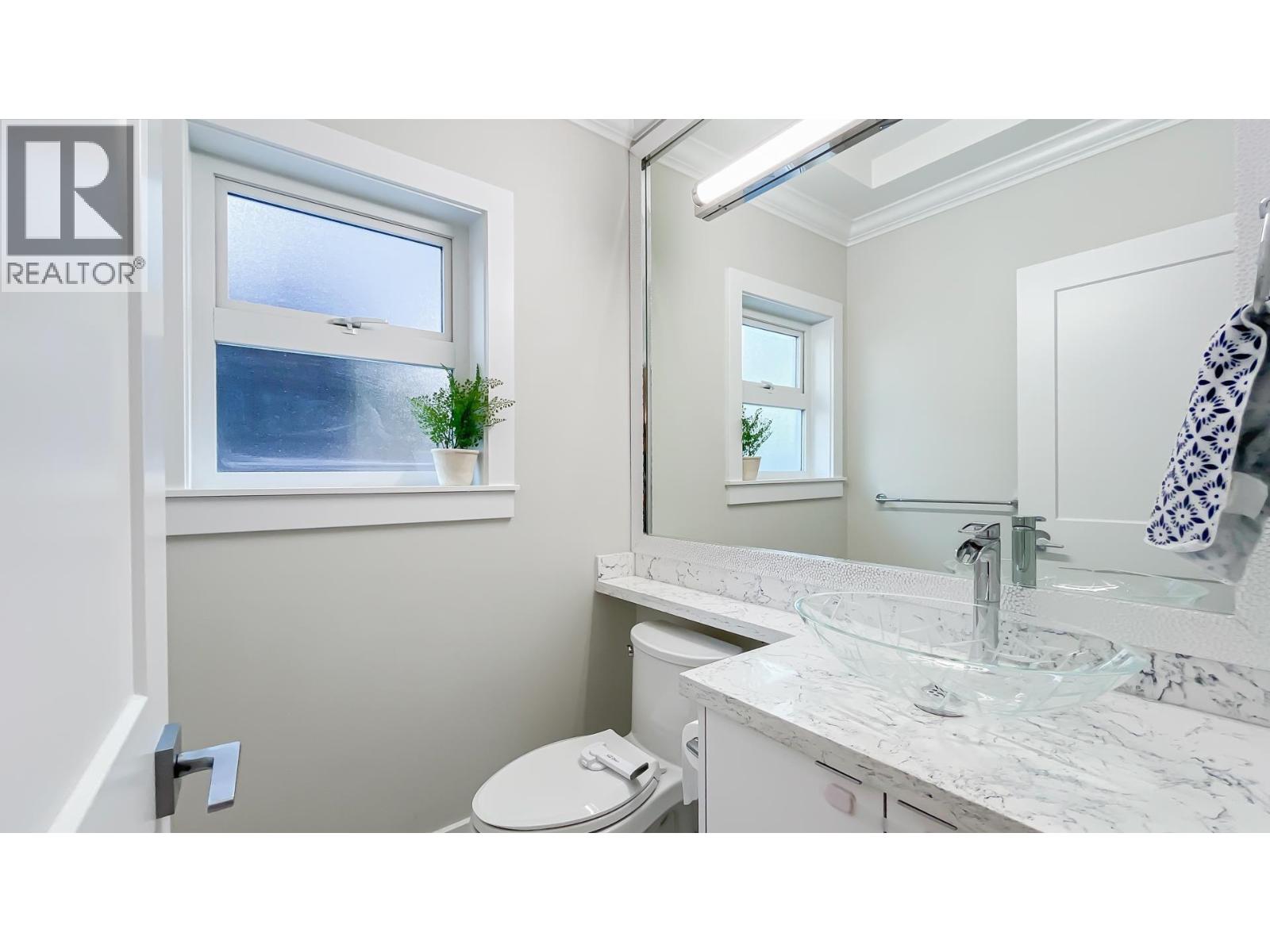 #101-6571 NO. 4 Road, Richmond