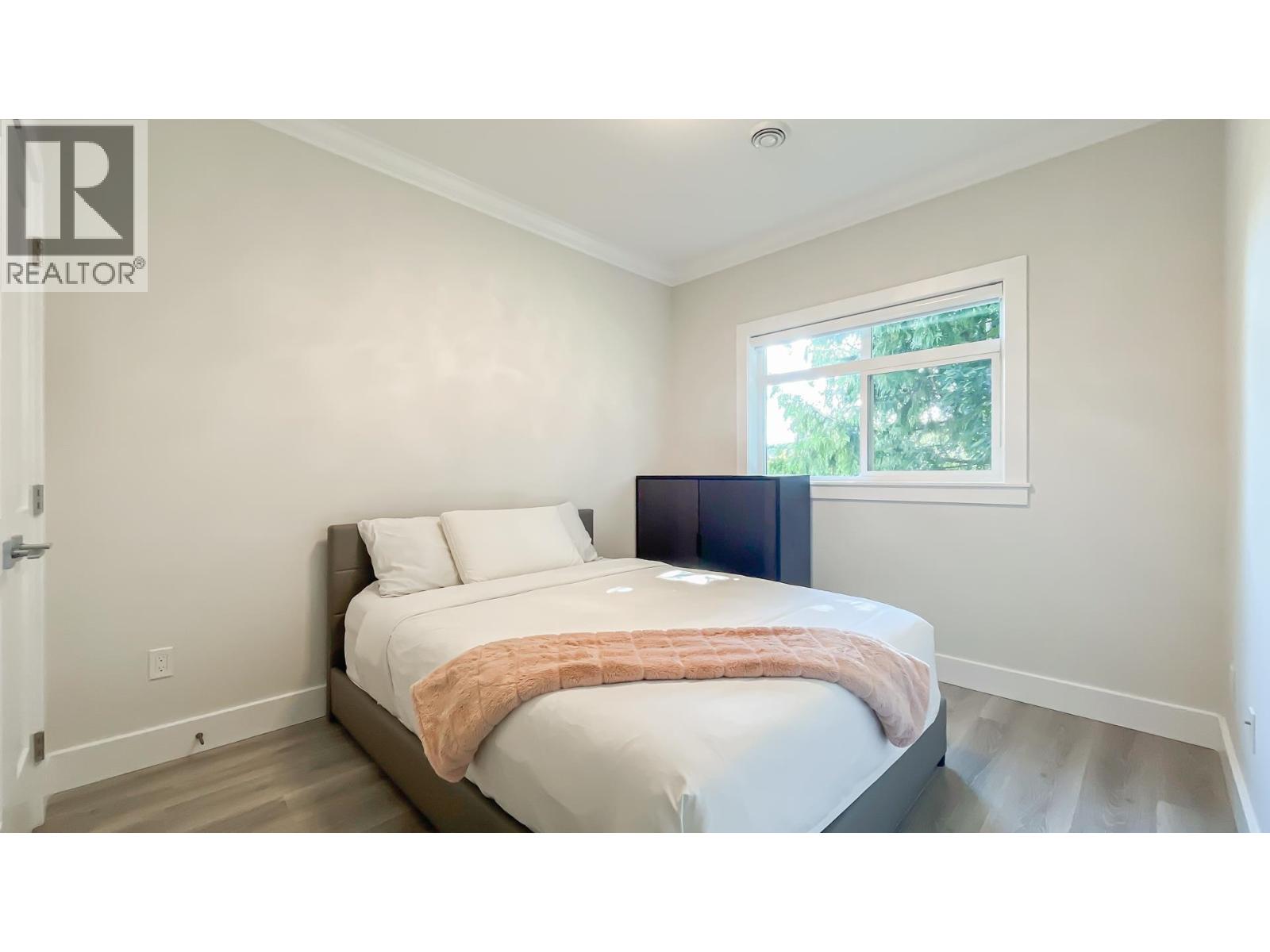 #101-6571 NO. 4 Road, Richmond