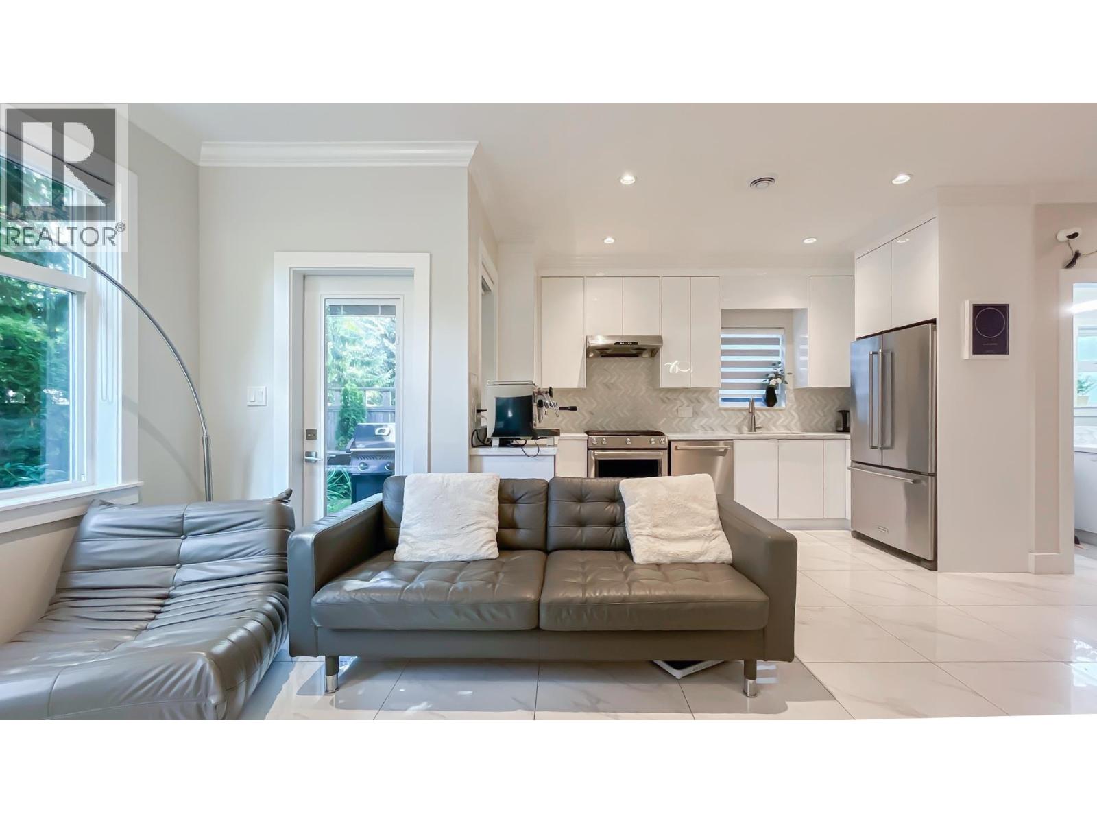 #101-6571 NO. 4 Road, Richmond
