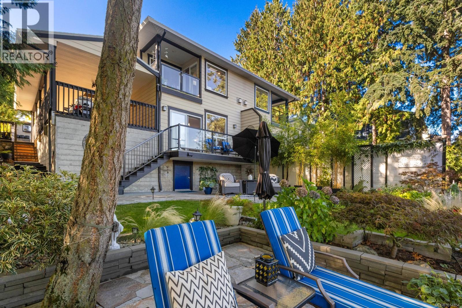 3 1004 DeCosta Pl, Esquimalt