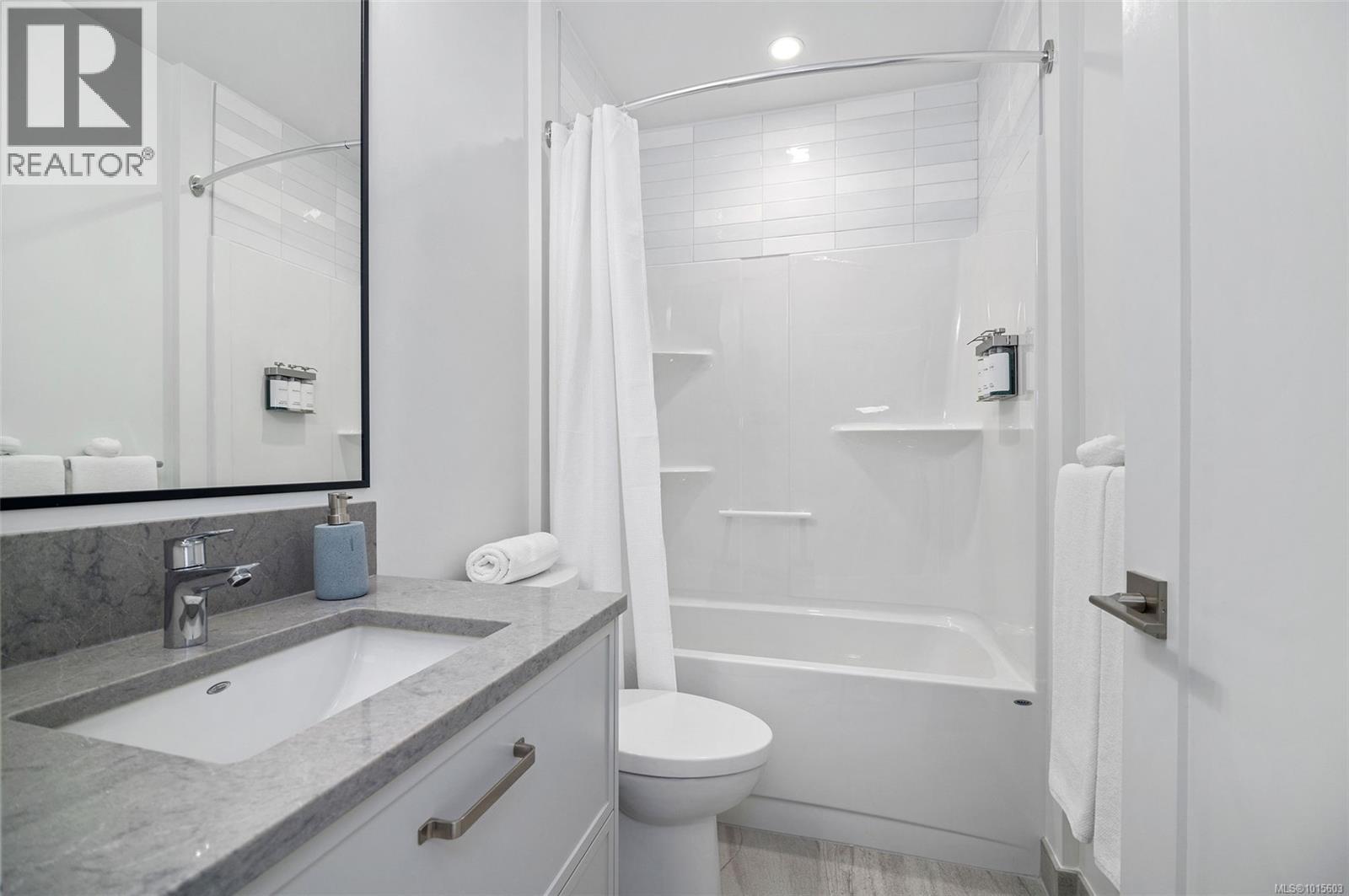#22 9022 Clarkson Ave - 26