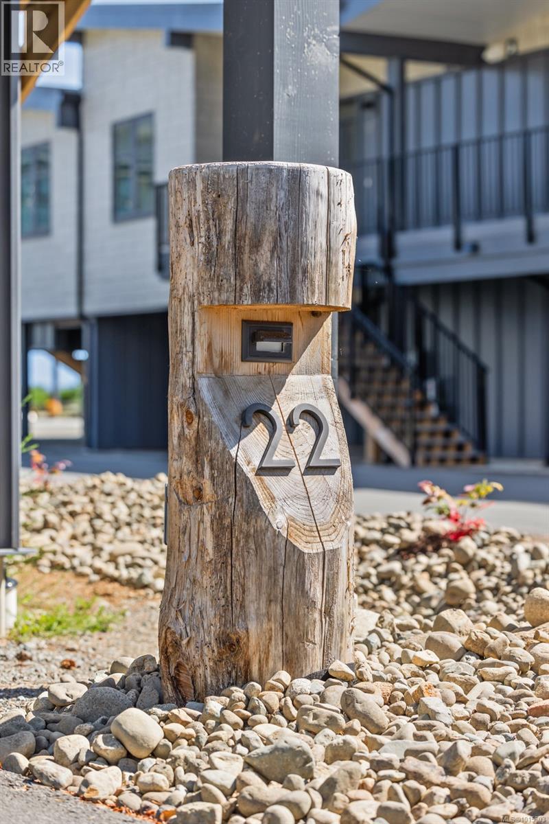 #22 9022 Clarkson Ave - 34