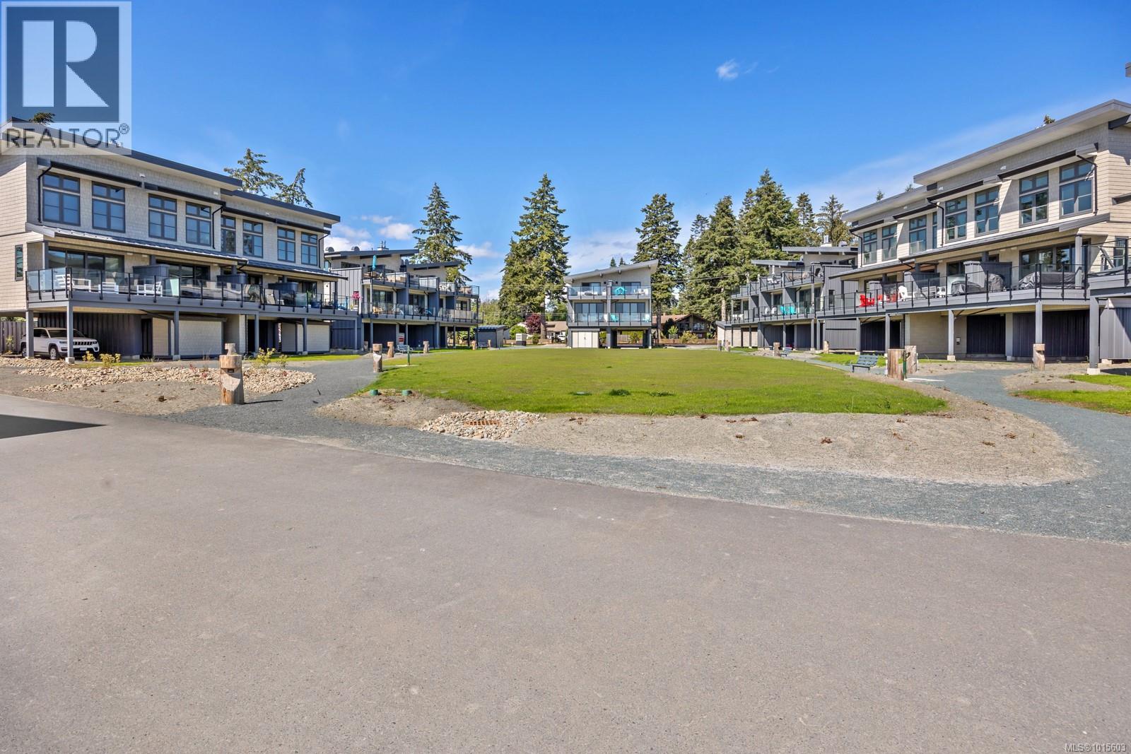 #22 9022 Clarkson Ave - 36