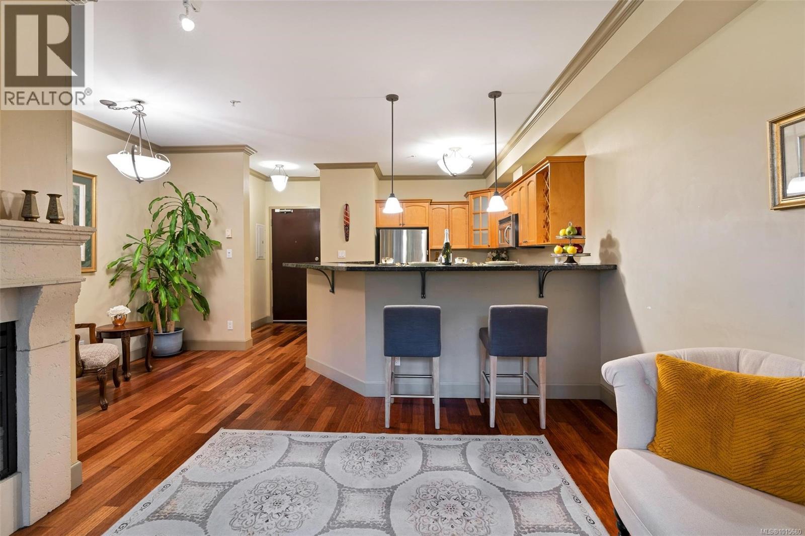 210 1620 McKenzie Avenue, Saanich