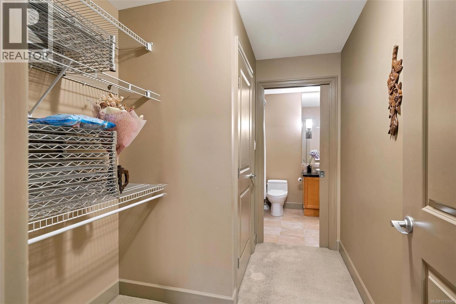 210 1620 McKenzie Avenue, Saanich