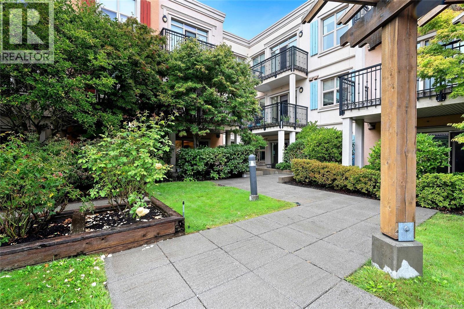 210 1620 McKenzie Avenue, Saanich