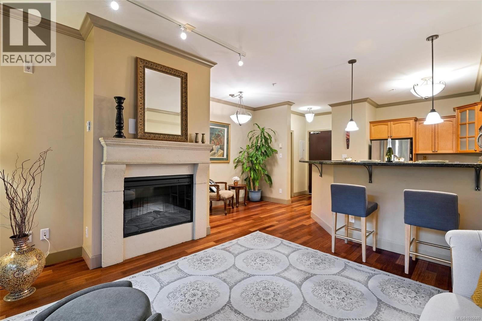 210 1620 McKenzie Avenue, Saanich