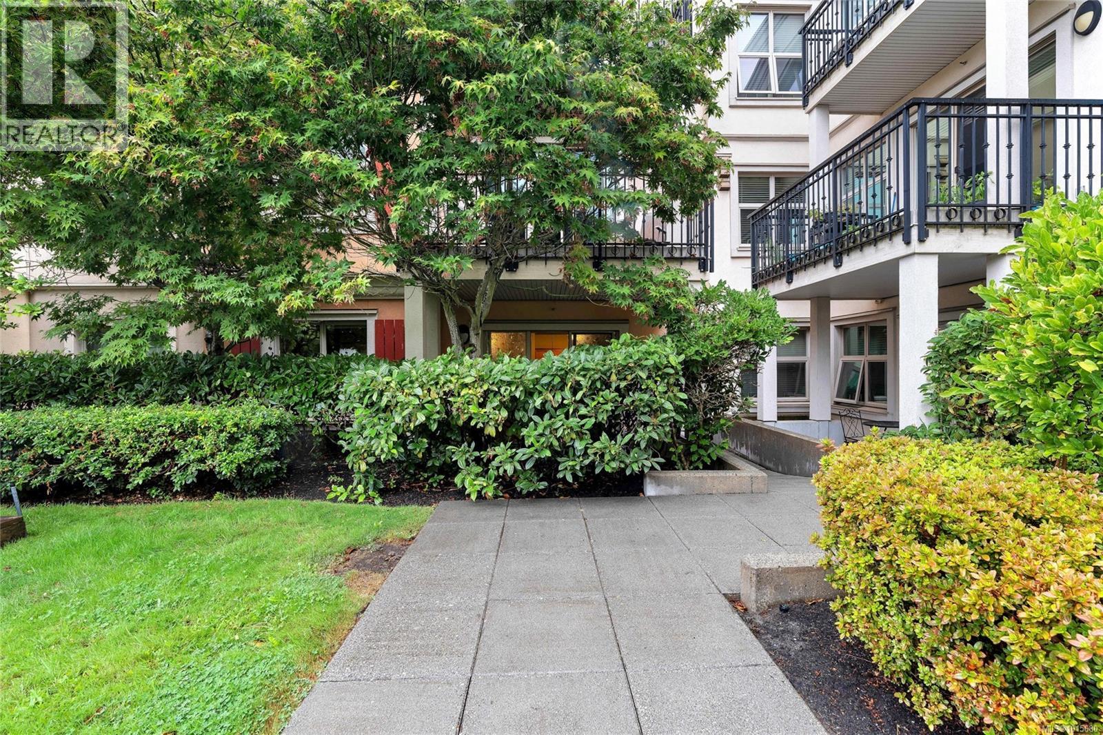 210 1620 McKenzie Avenue, Saanich