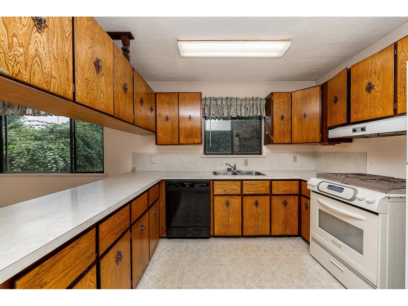 10725 127A STREET, Surrey
