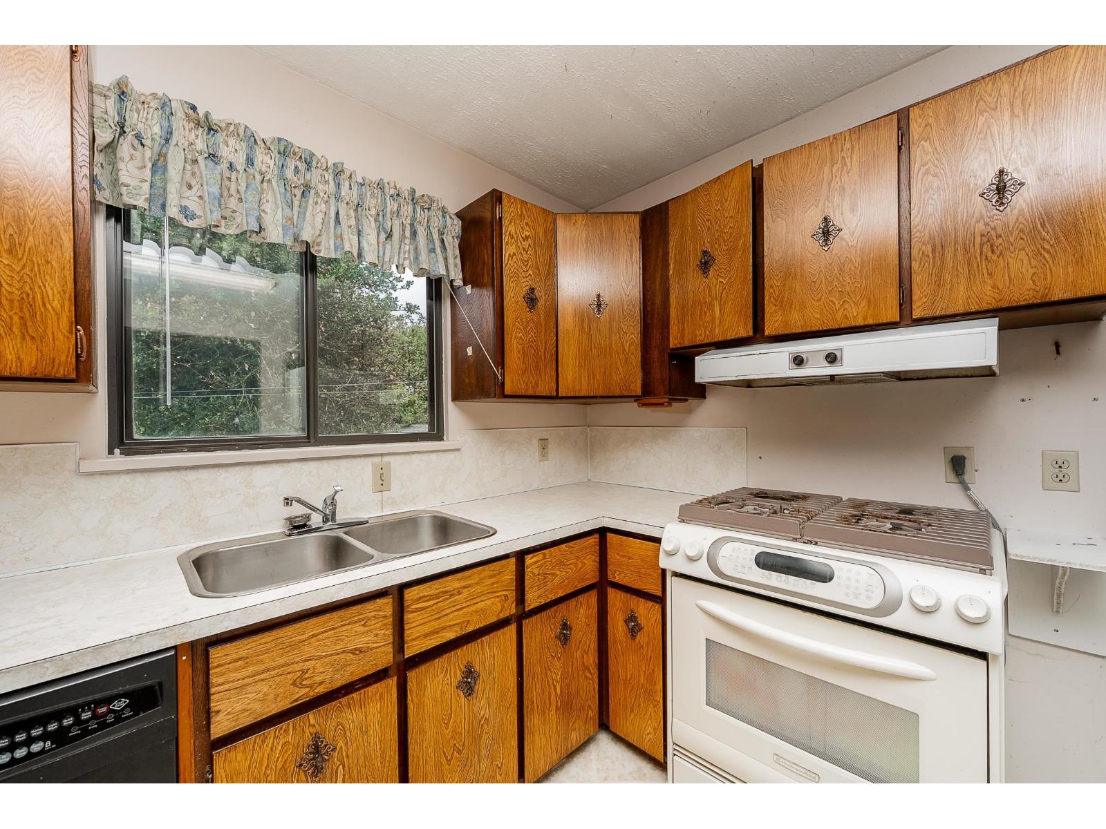 10725 127A STREET, Surrey