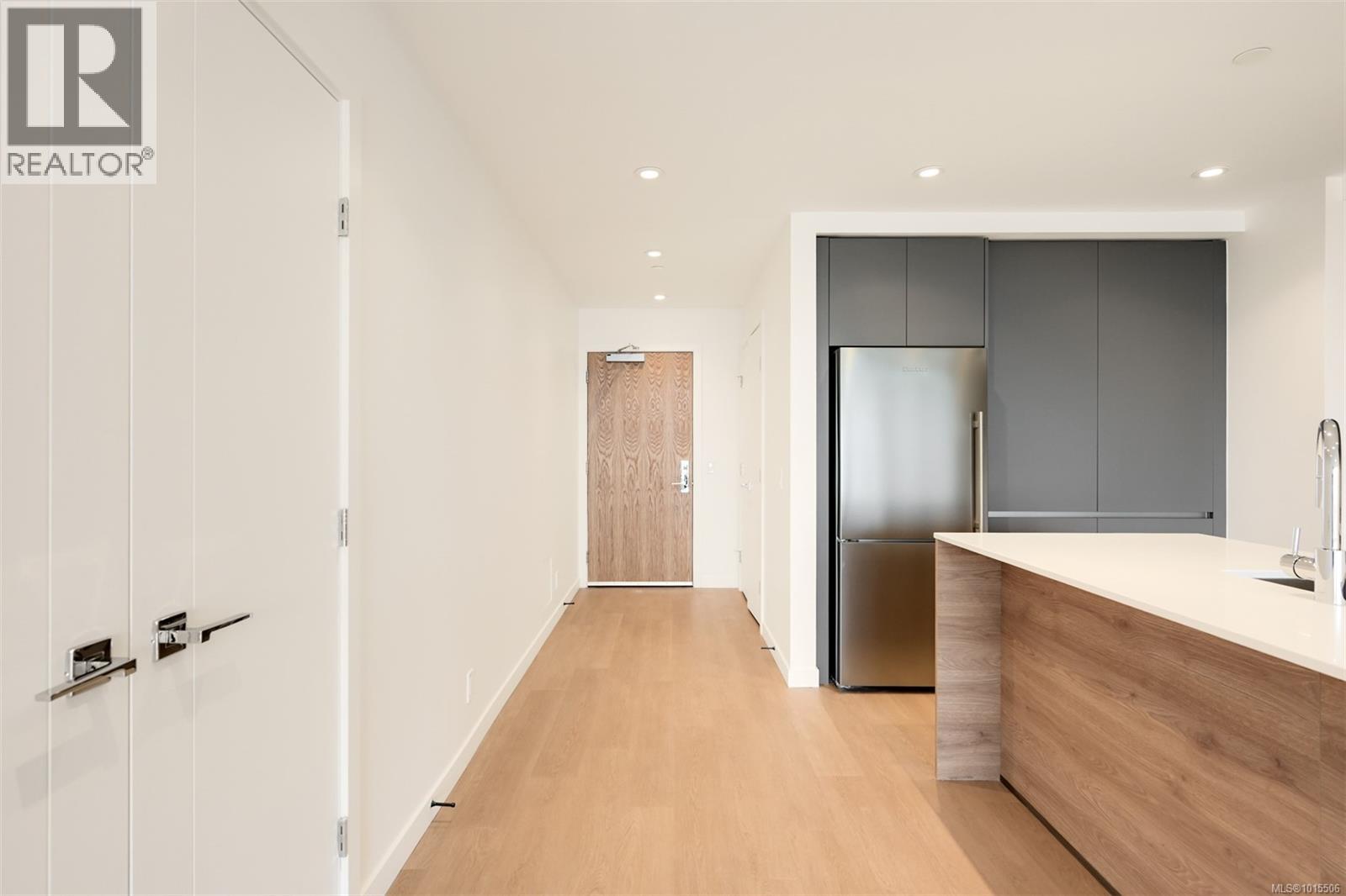 308 363 Tyee Road, Victoria
