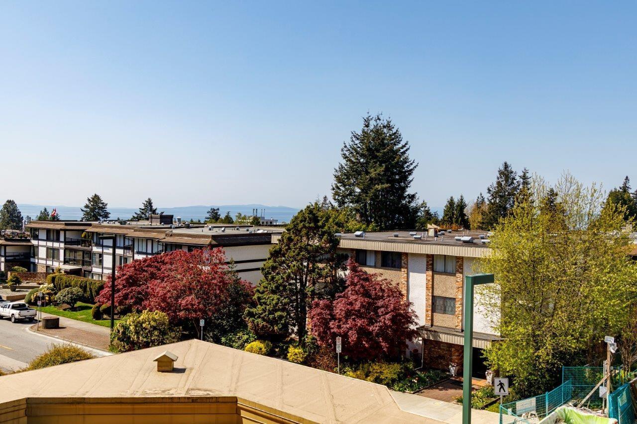 205 1480 FOSTER STREET, White Rock