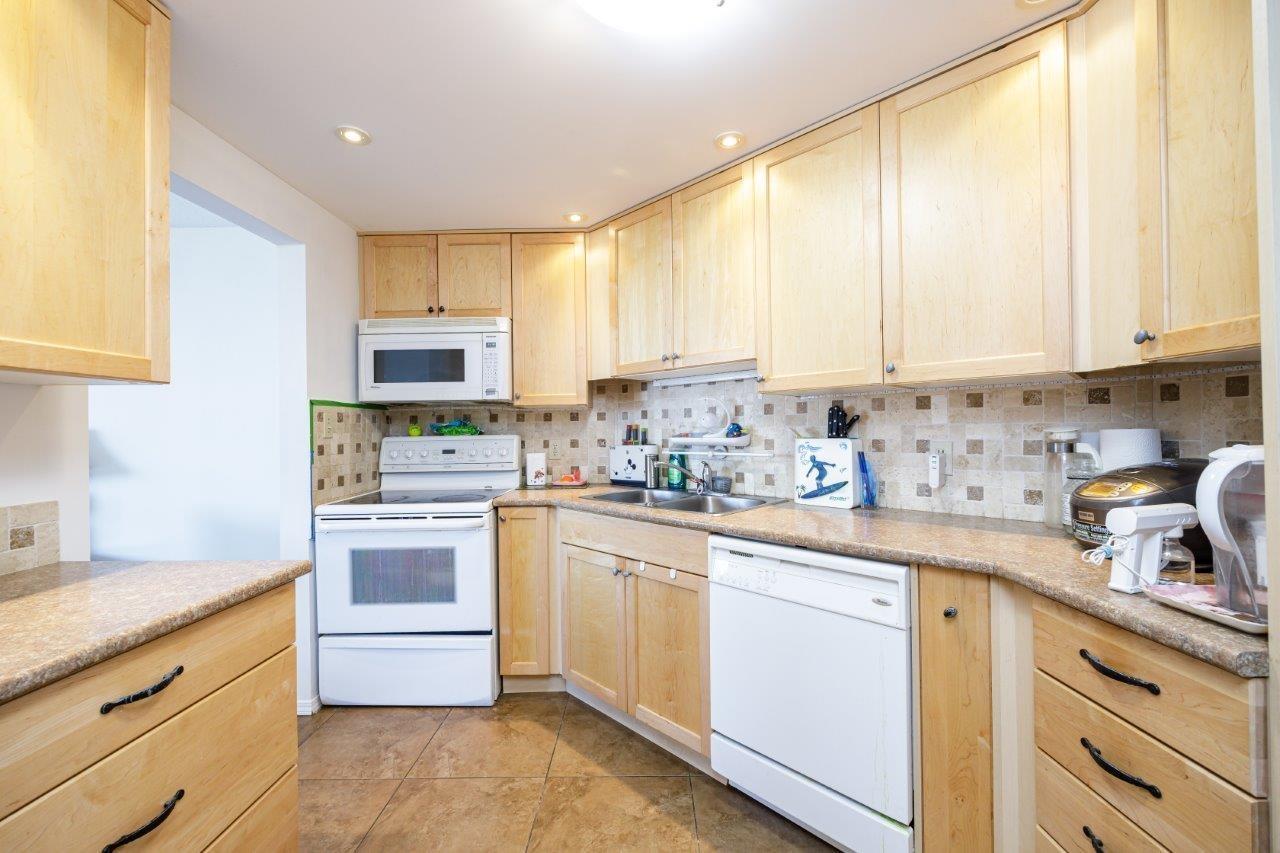 205 1480 FOSTER STREET, White Rock