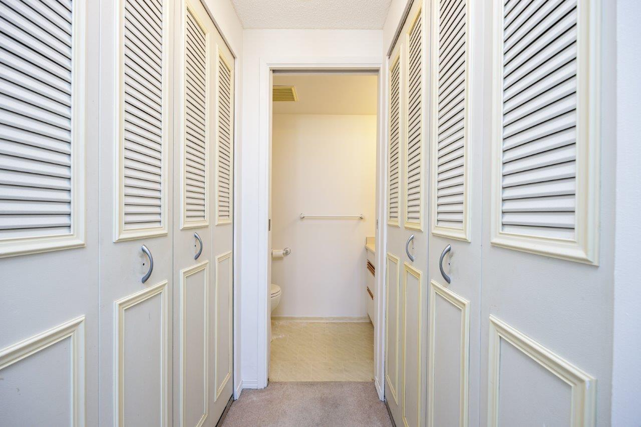 205 1480 FOSTER STREET, White Rock