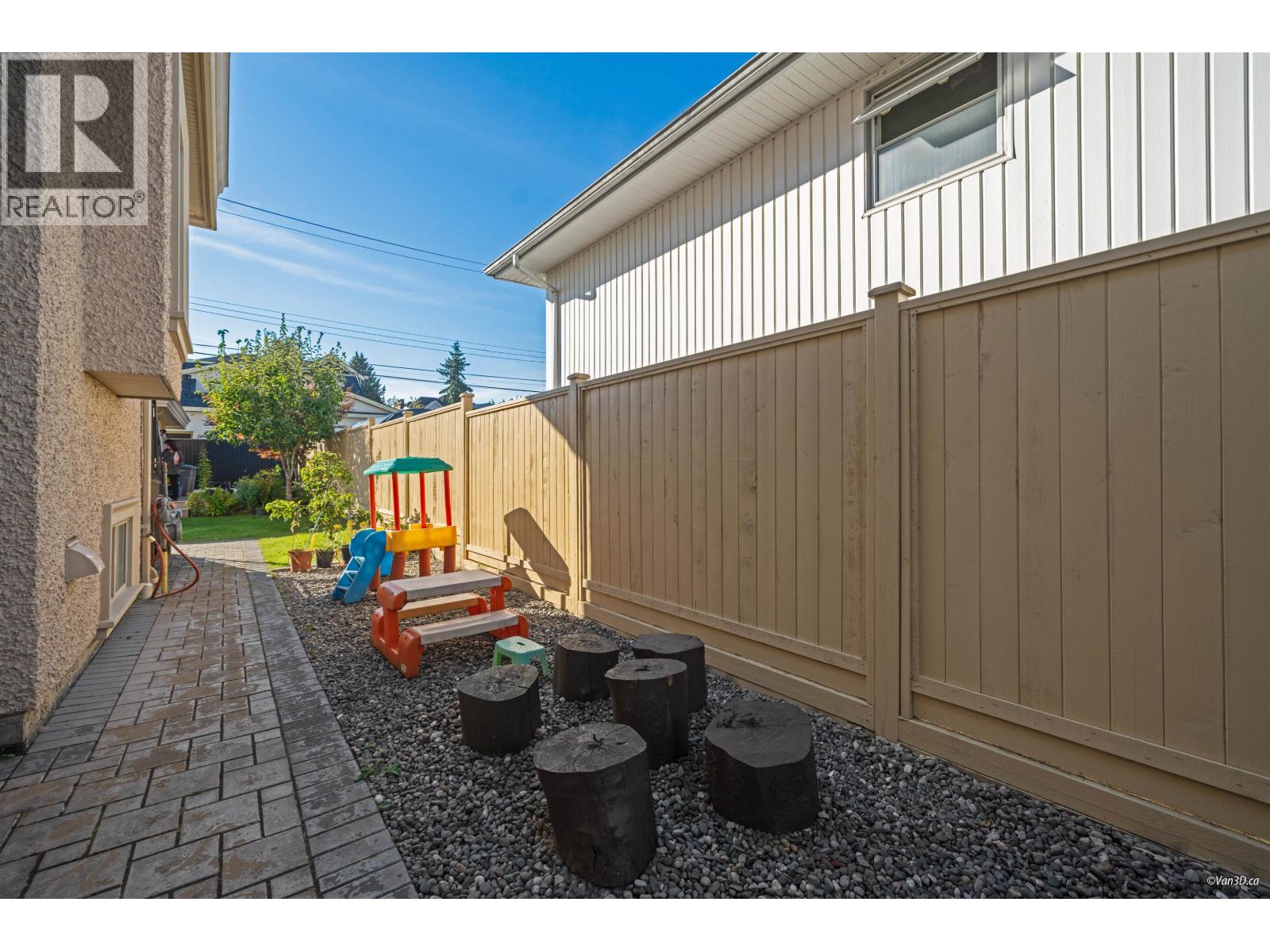 6633 NEAL STREET, Vancouver