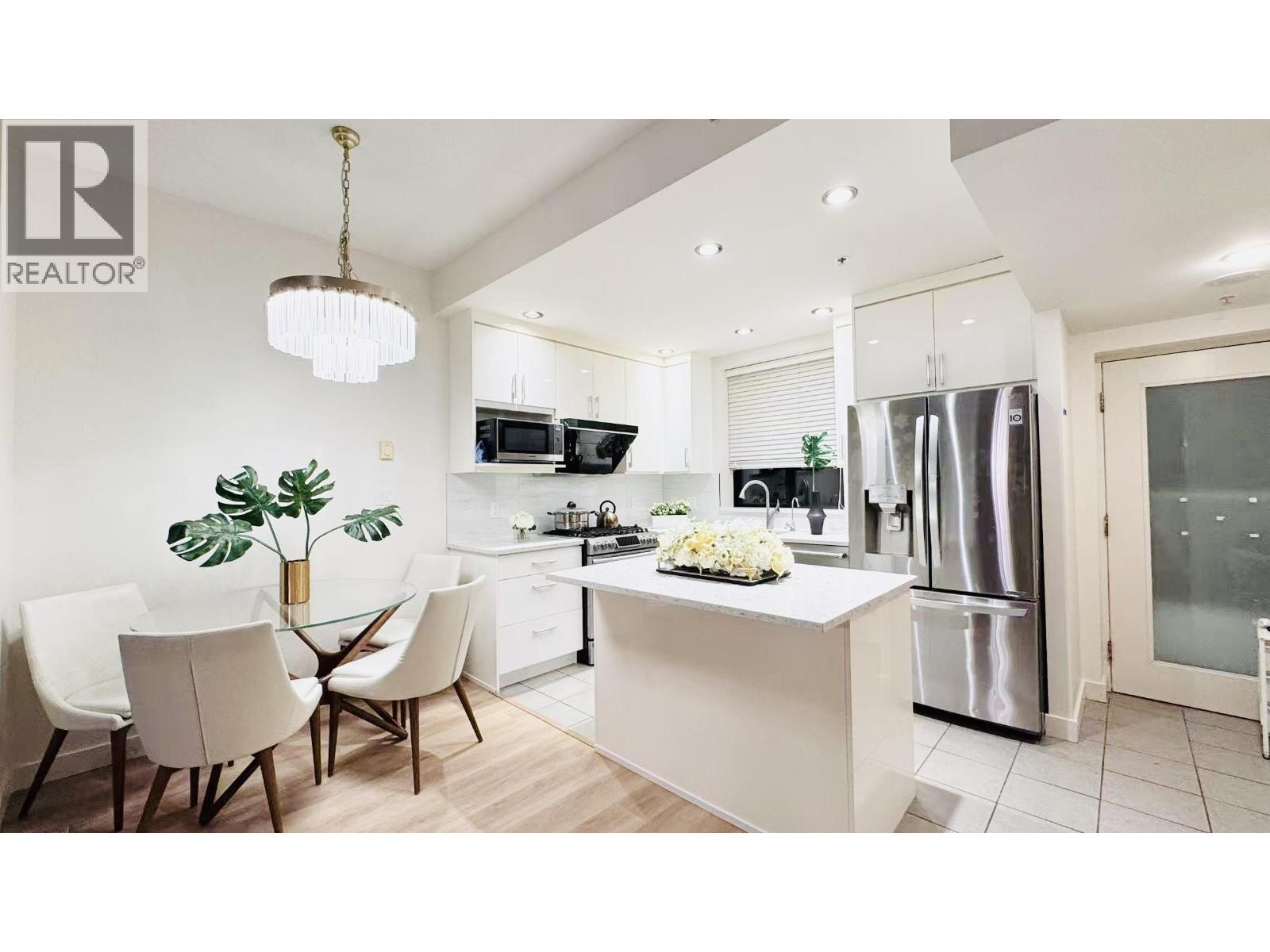 22 6233 KATSURA STREET, Richmond