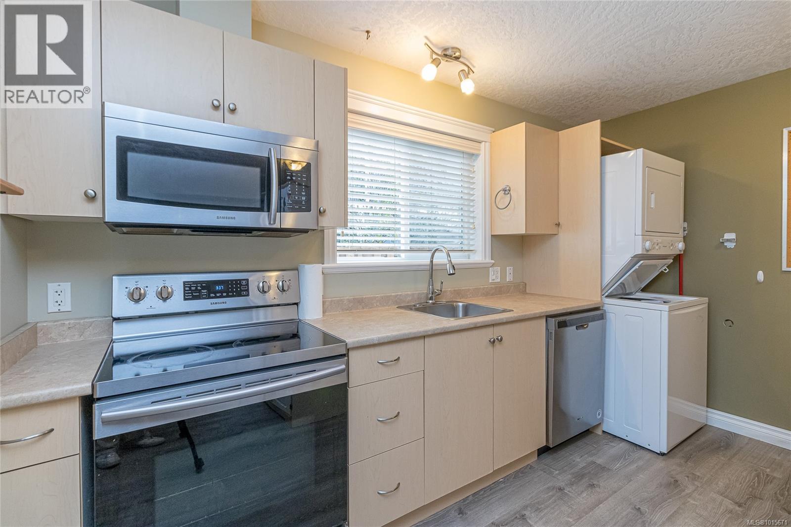 3446 Happy Valley Rd, Langford
