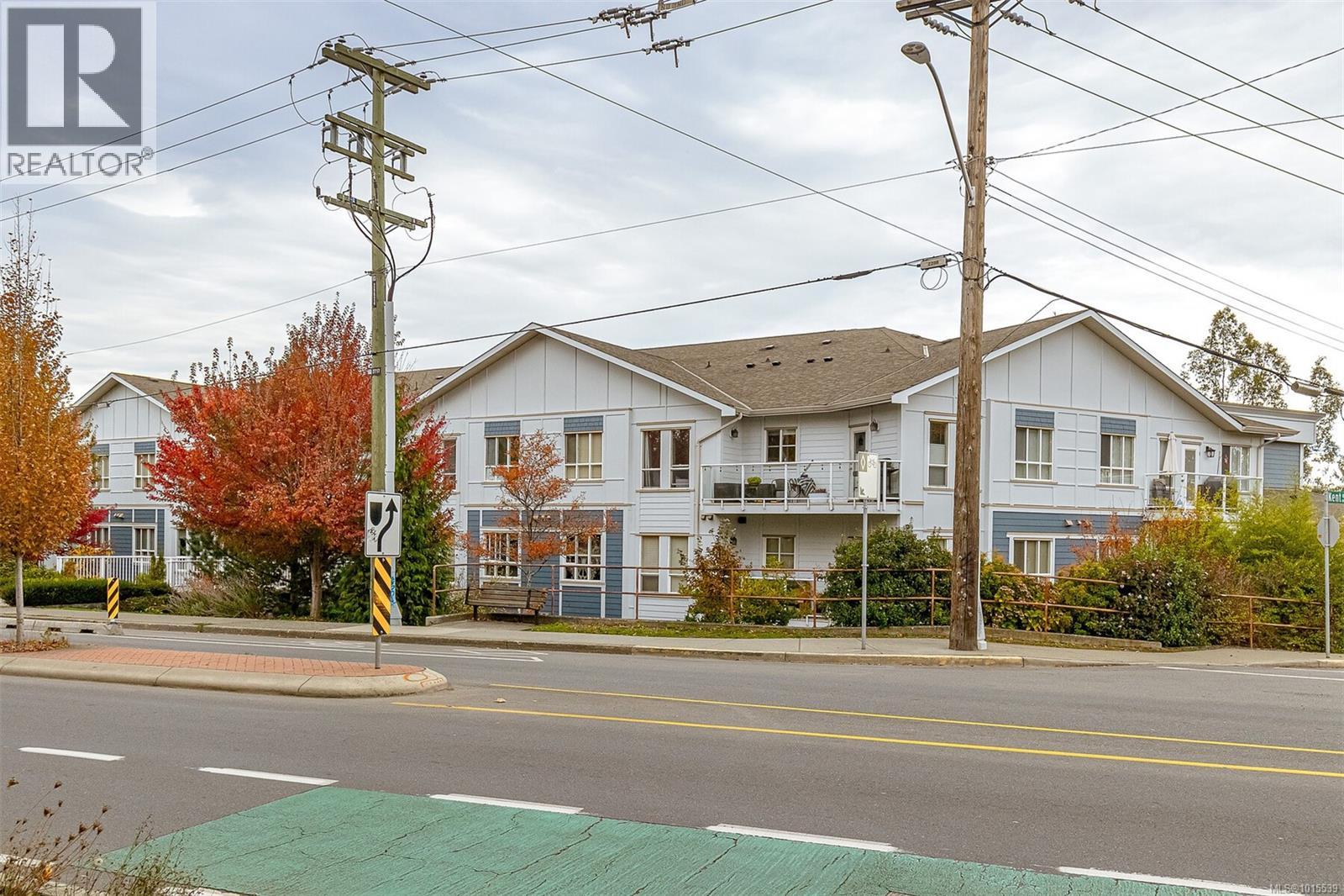 107 3915 Carey Road, Saanich