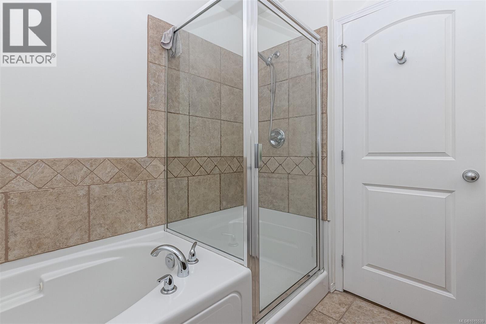 107 3915 Carey Road, Saanich
