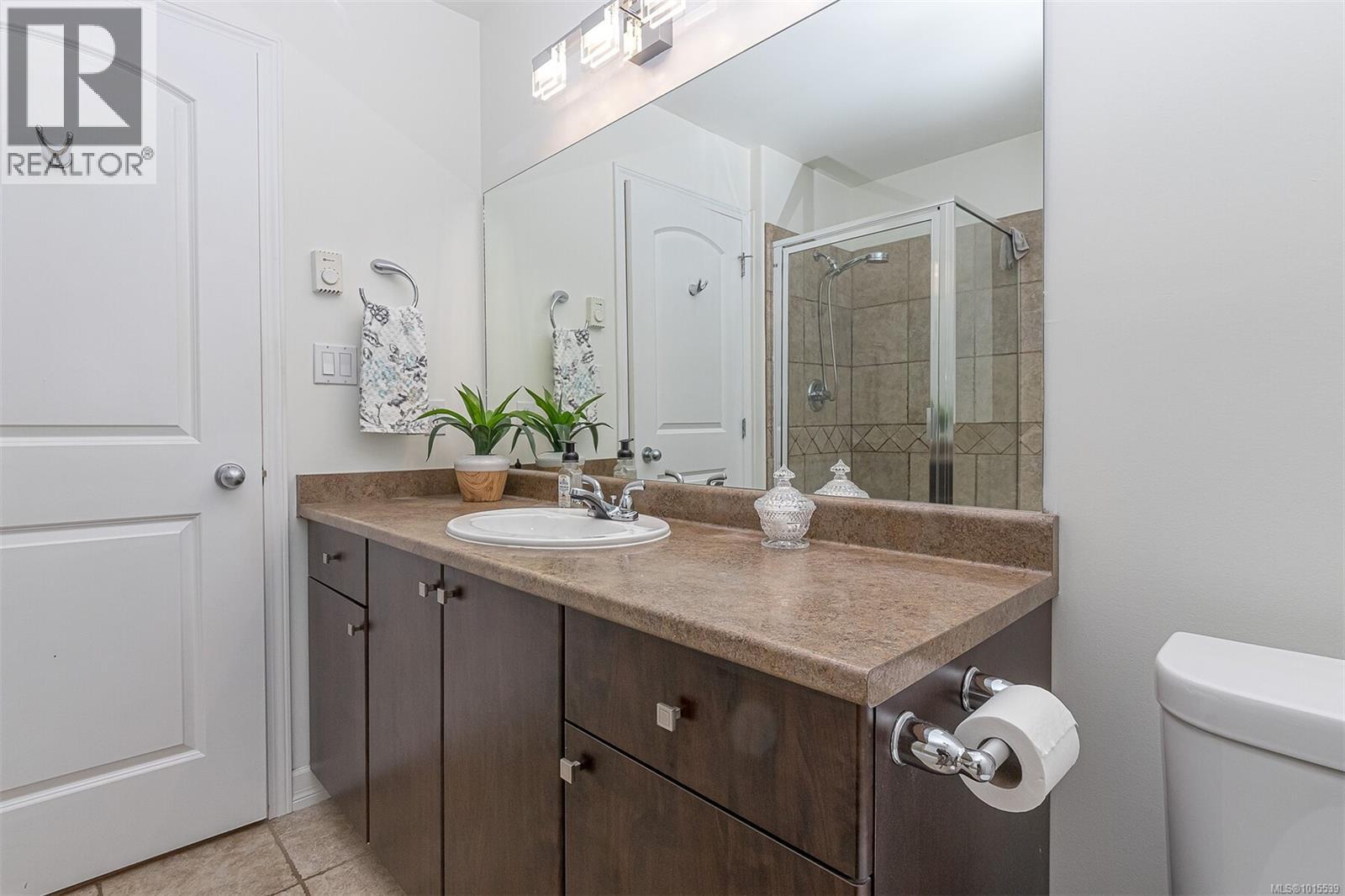 107 3915 Carey Road, Saanich