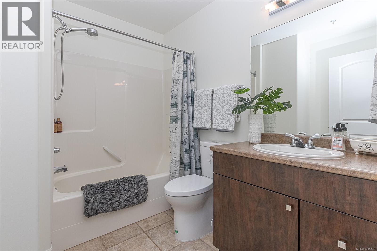107 3915 Carey Road, Saanich