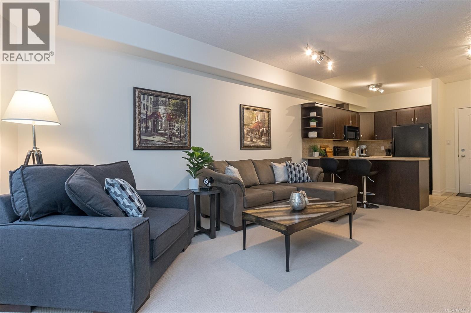 107 3915 Carey Road, Saanich
