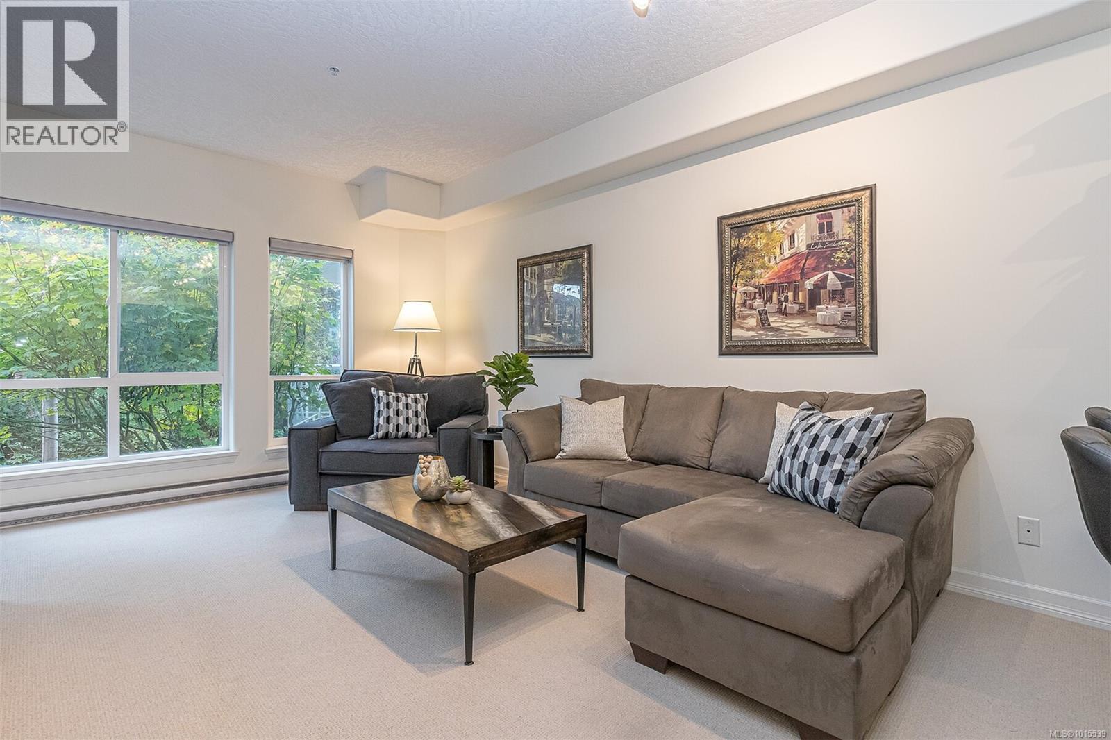 107 3915 Carey Road, Saanich
