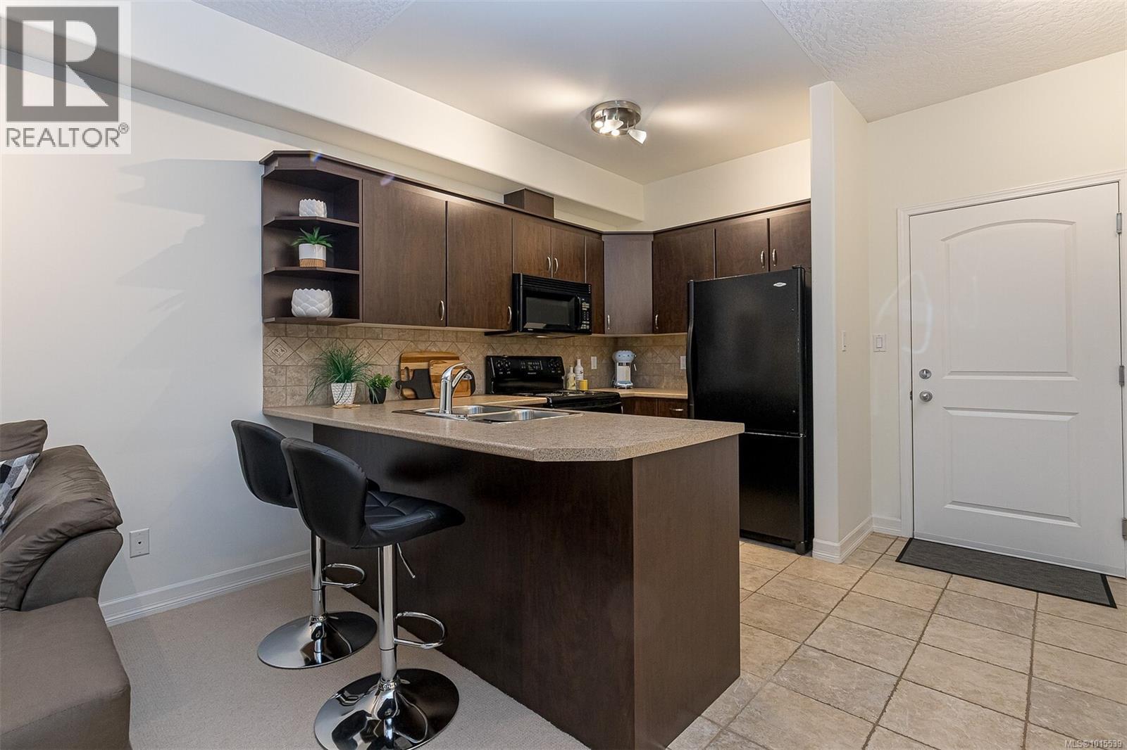 107 3915 Carey Road, Saanich