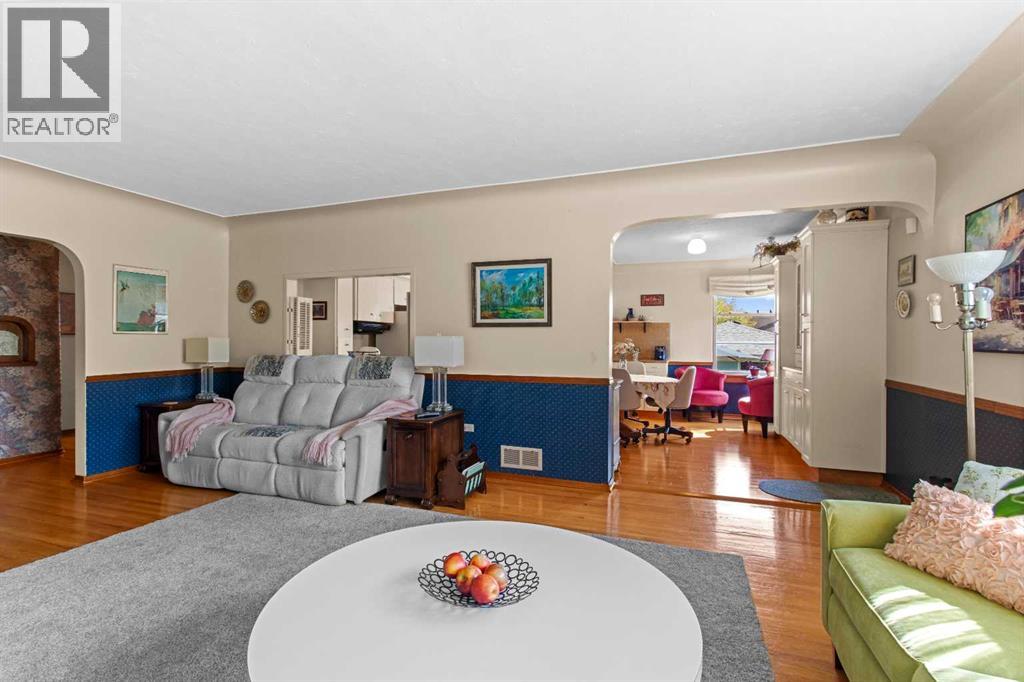 5825 45 Avenue, Red Deer