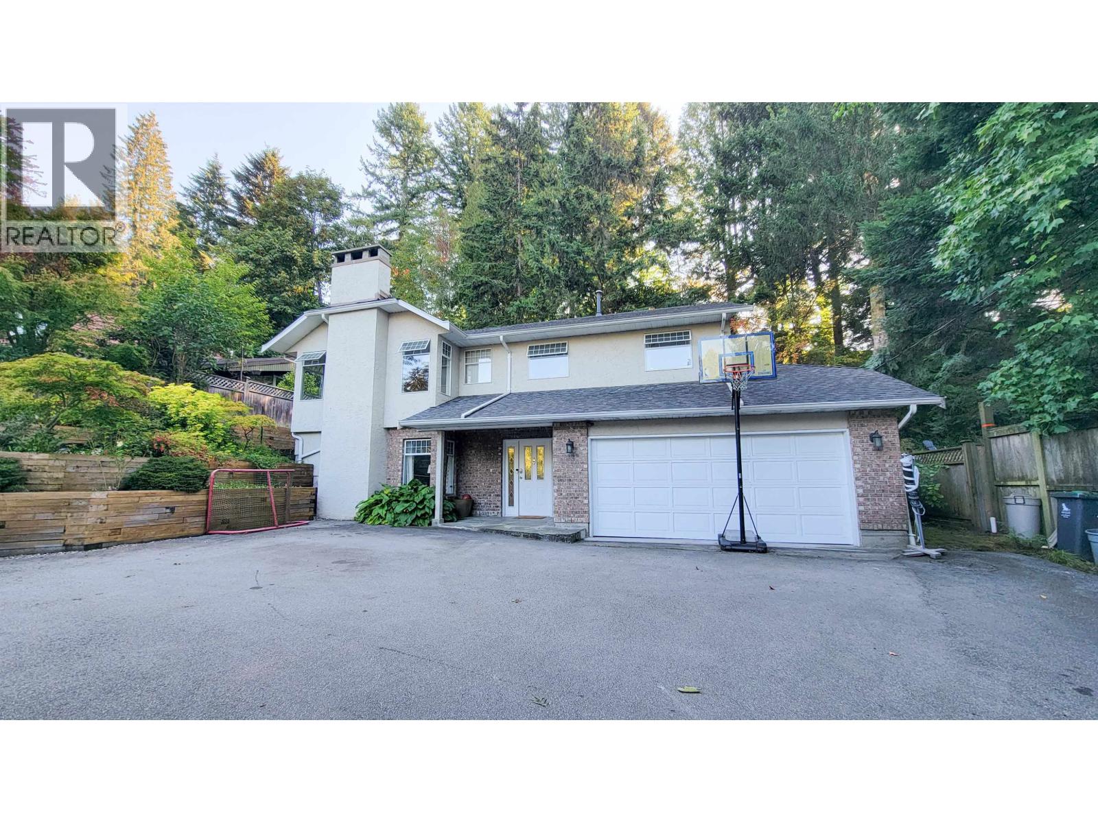 3595 WELLINGTON CRESCENT, North Vancouver