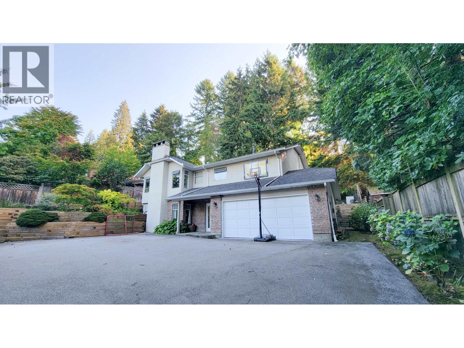 3595 WELLINGTON CRESCENT, North Vancouver