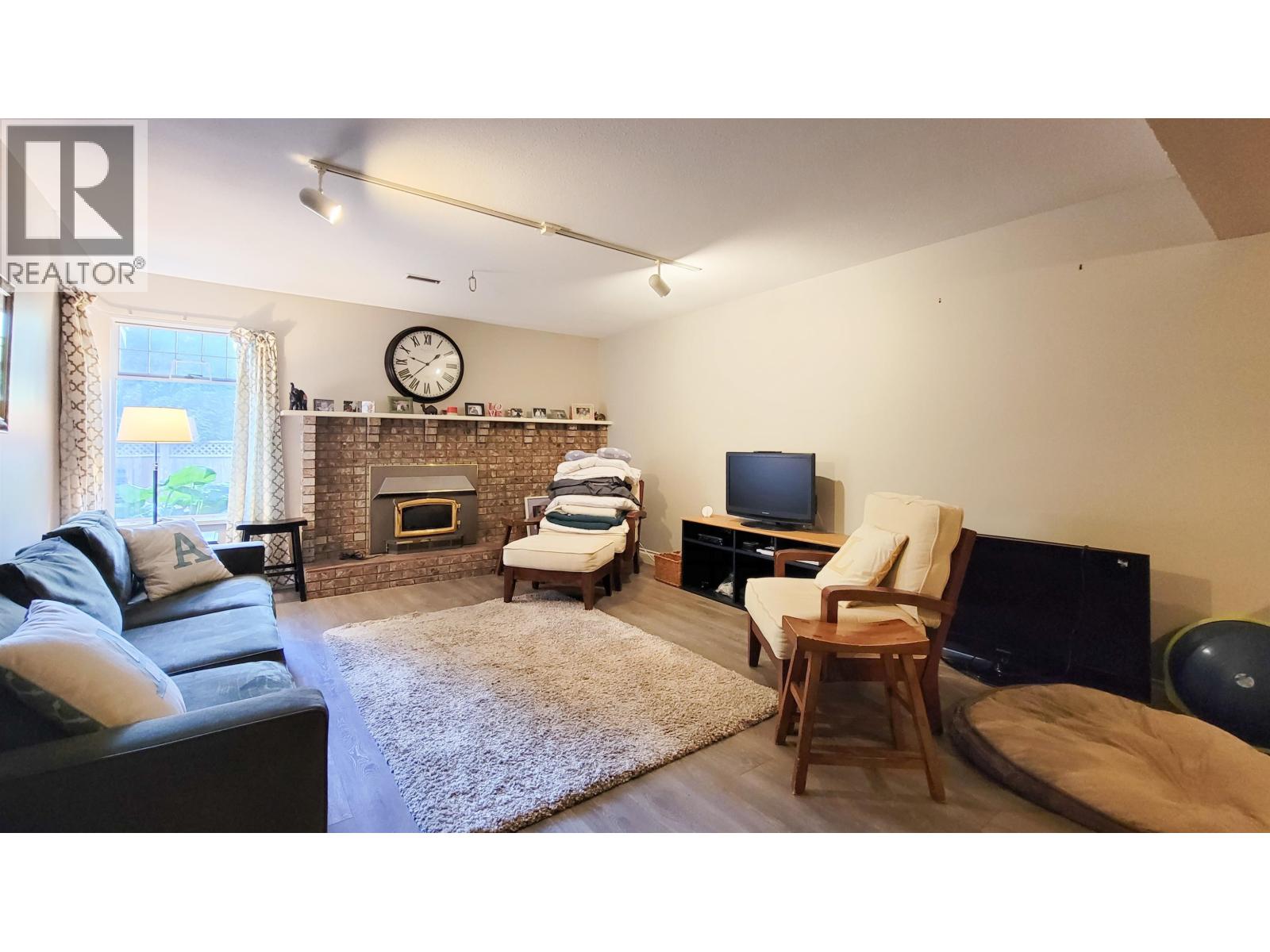 3595 WELLINGTON CRESCENT, North Vancouver