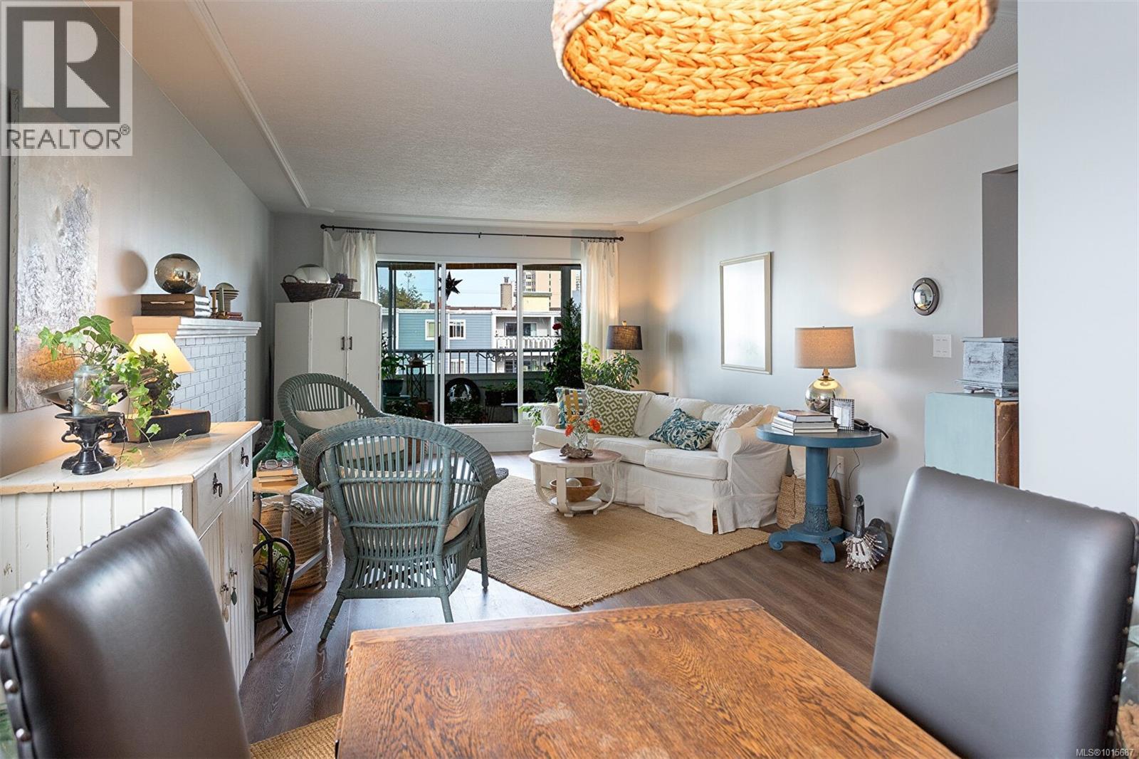 403 545 Rithet Street, Victoria