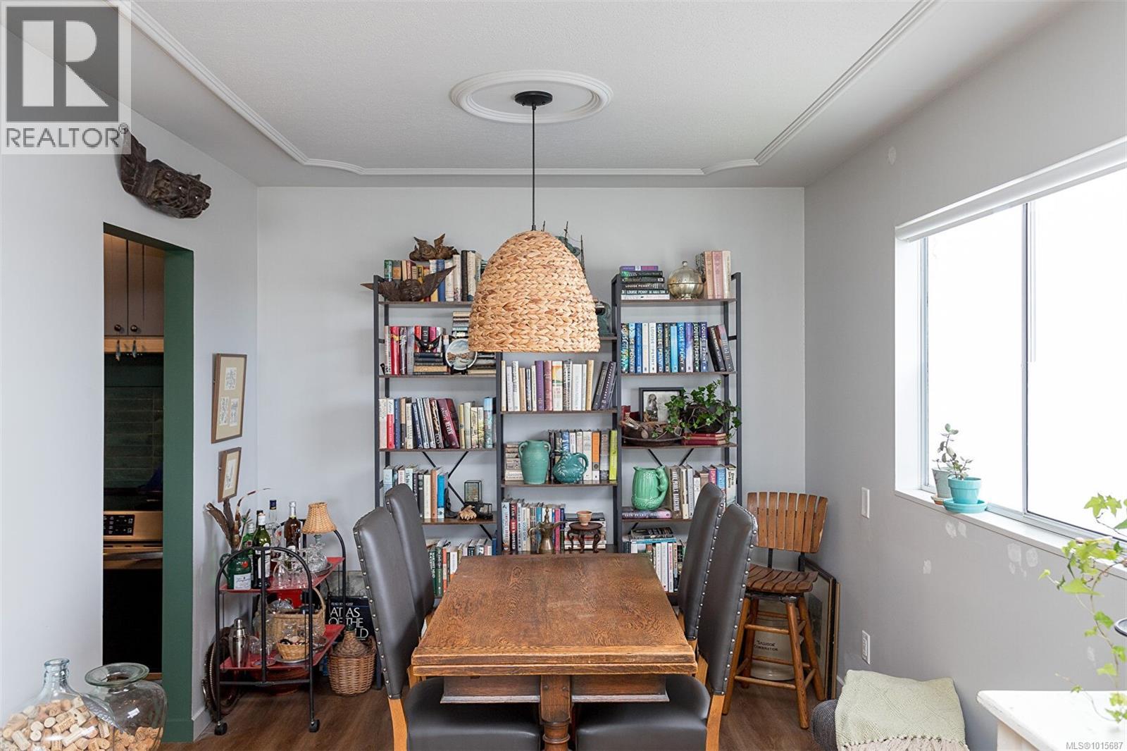 403 545 Rithet Street, Victoria