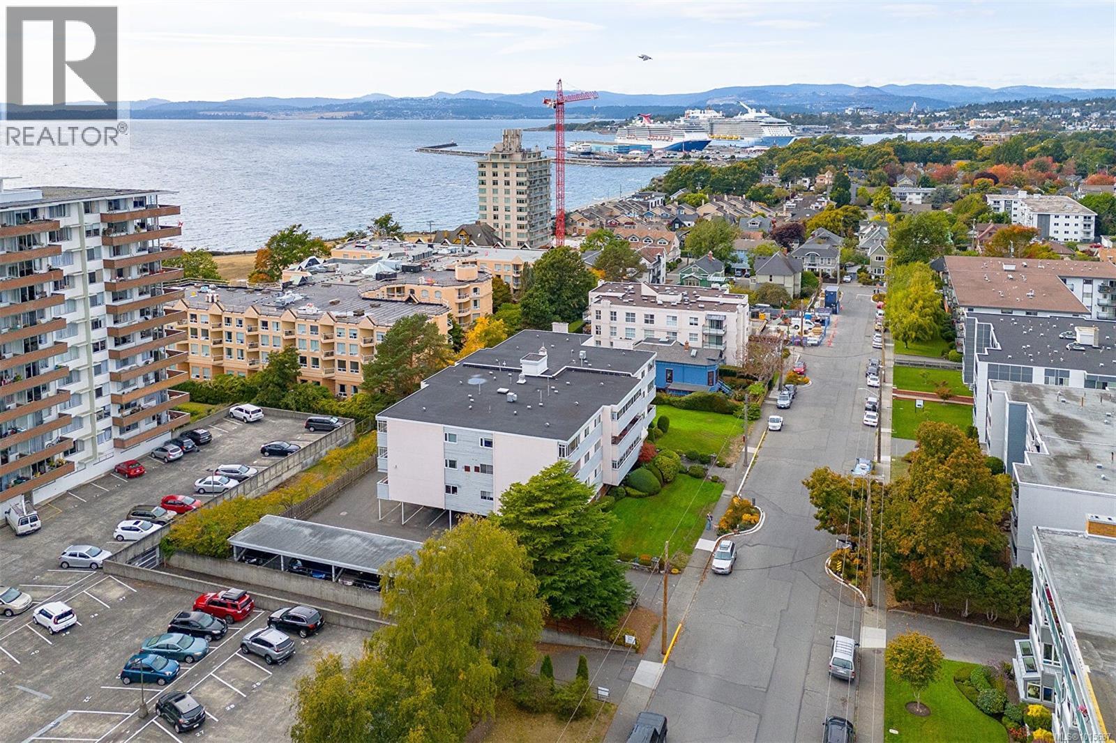 403 545 Rithet Street, Victoria