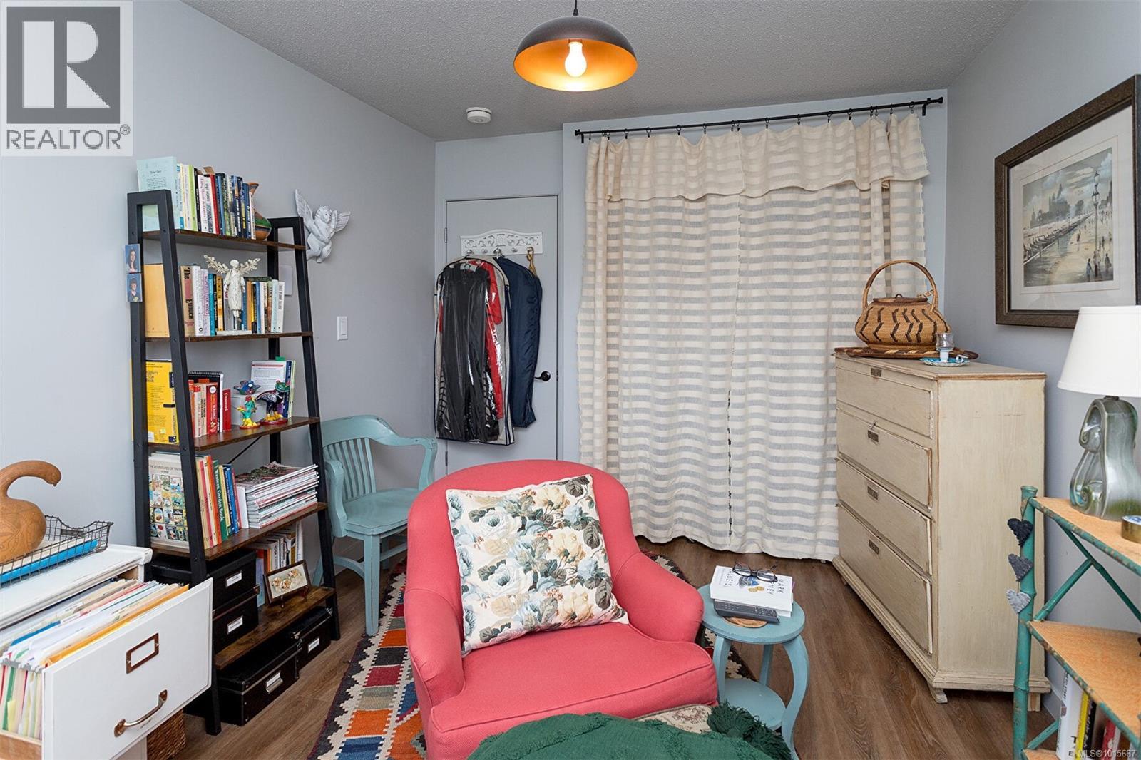 403 545 Rithet Street, Victoria