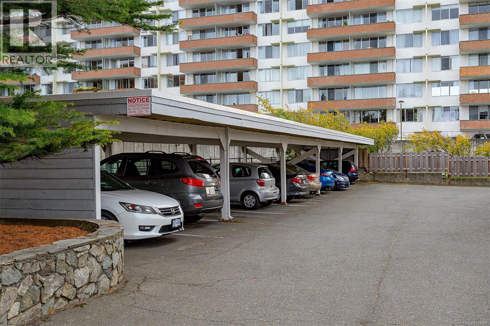 403 545 Rithet Street, Victoria