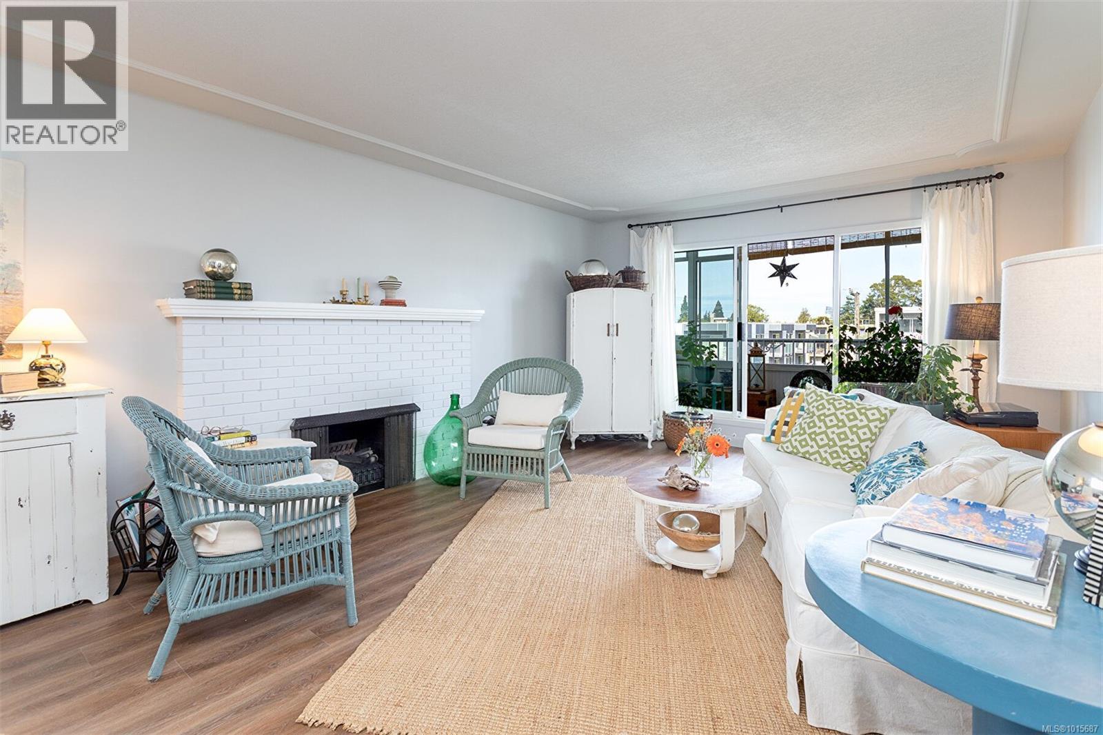 403 545 Rithet Street, Victoria