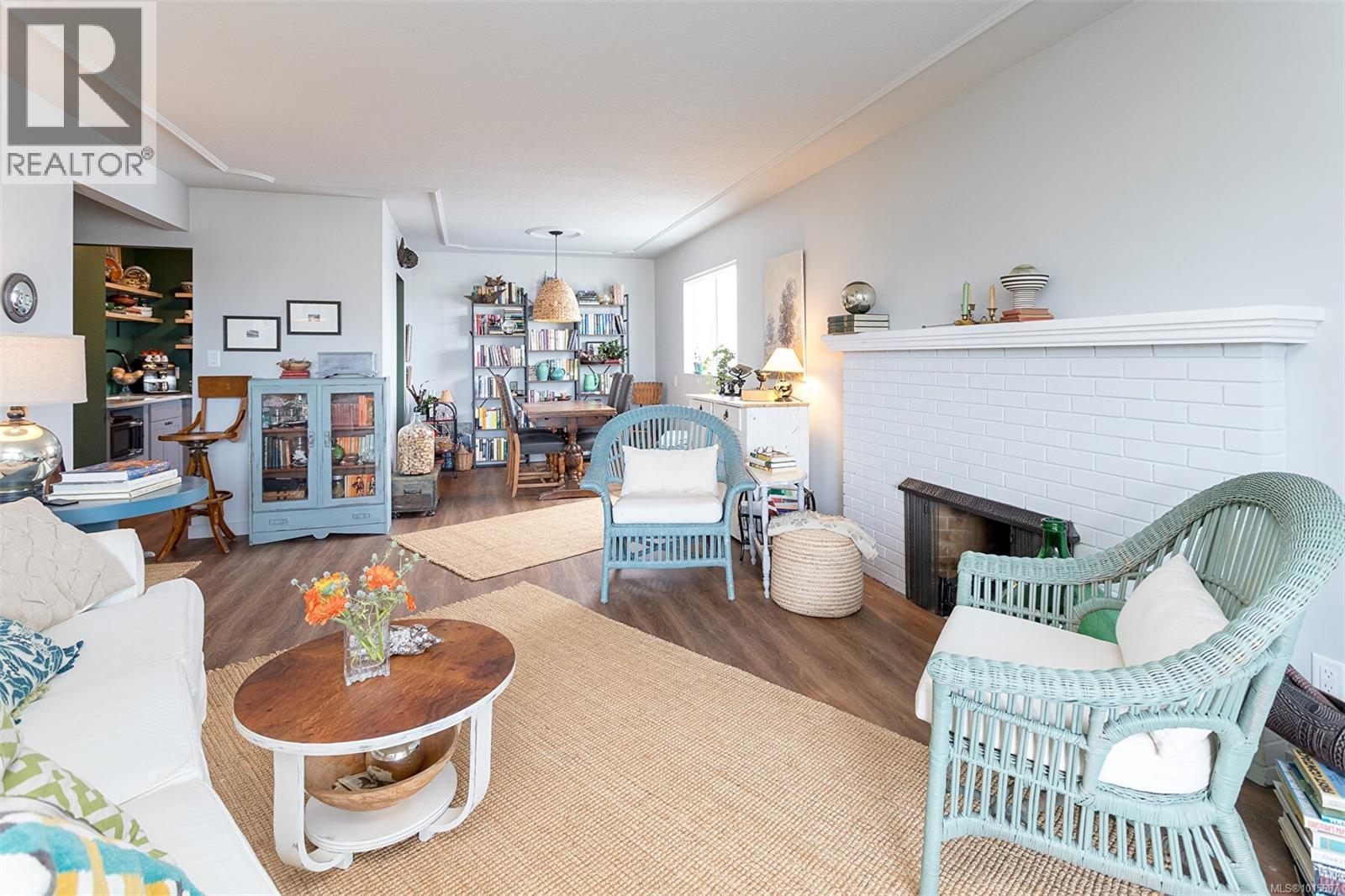 403 545 Rithet Street, Victoria