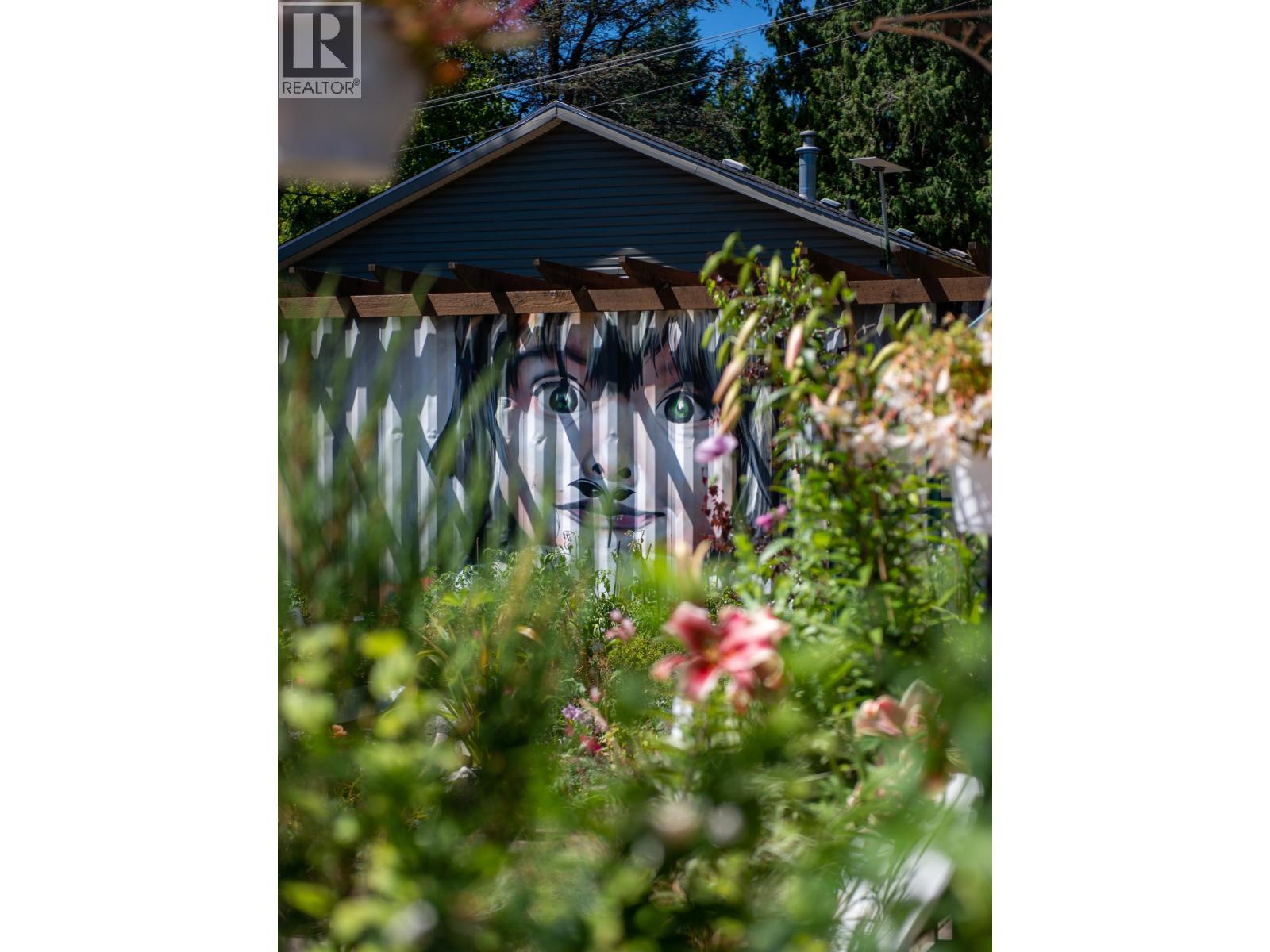 7820 FAWN ROAD, Sechelt
