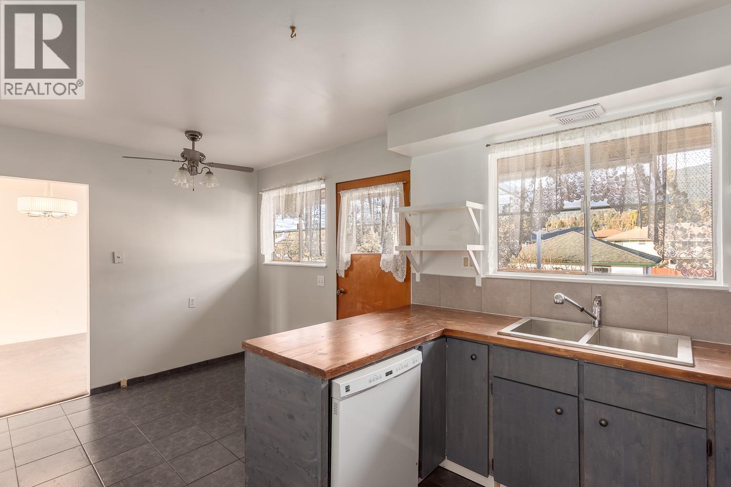 342 E 18TH STREET, North Vancouver