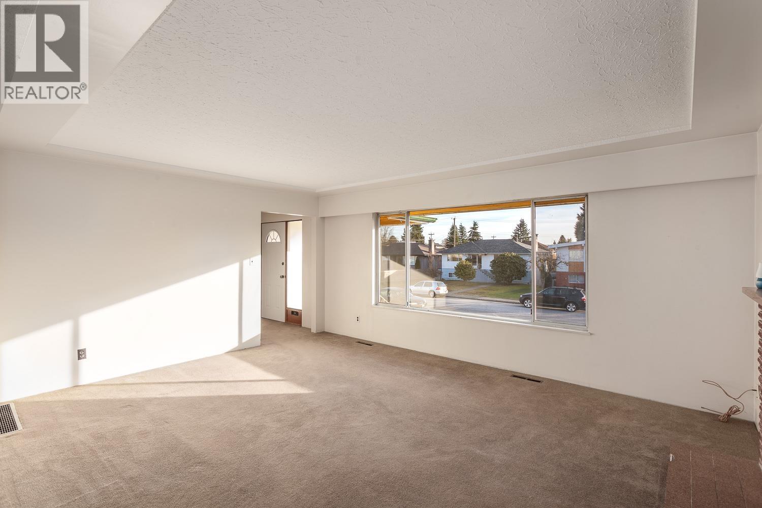 342 E 18TH STREET, North Vancouver