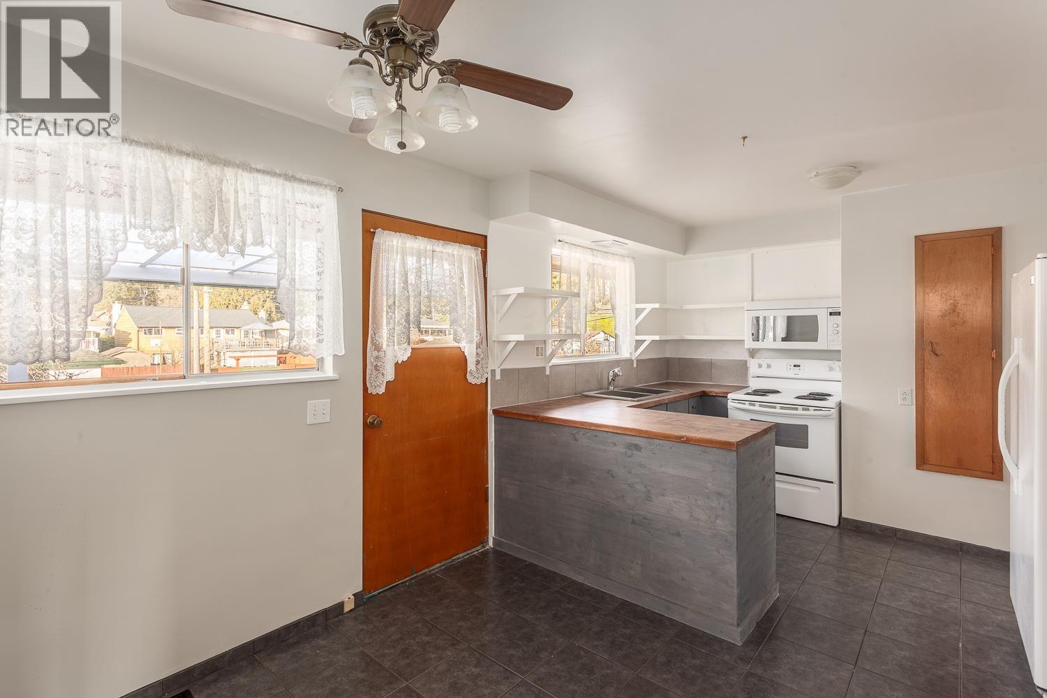 342 E 18TH STREET, North Vancouver