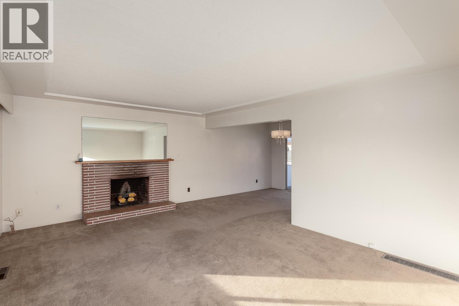 342 E 18TH STREET, North Vancouver