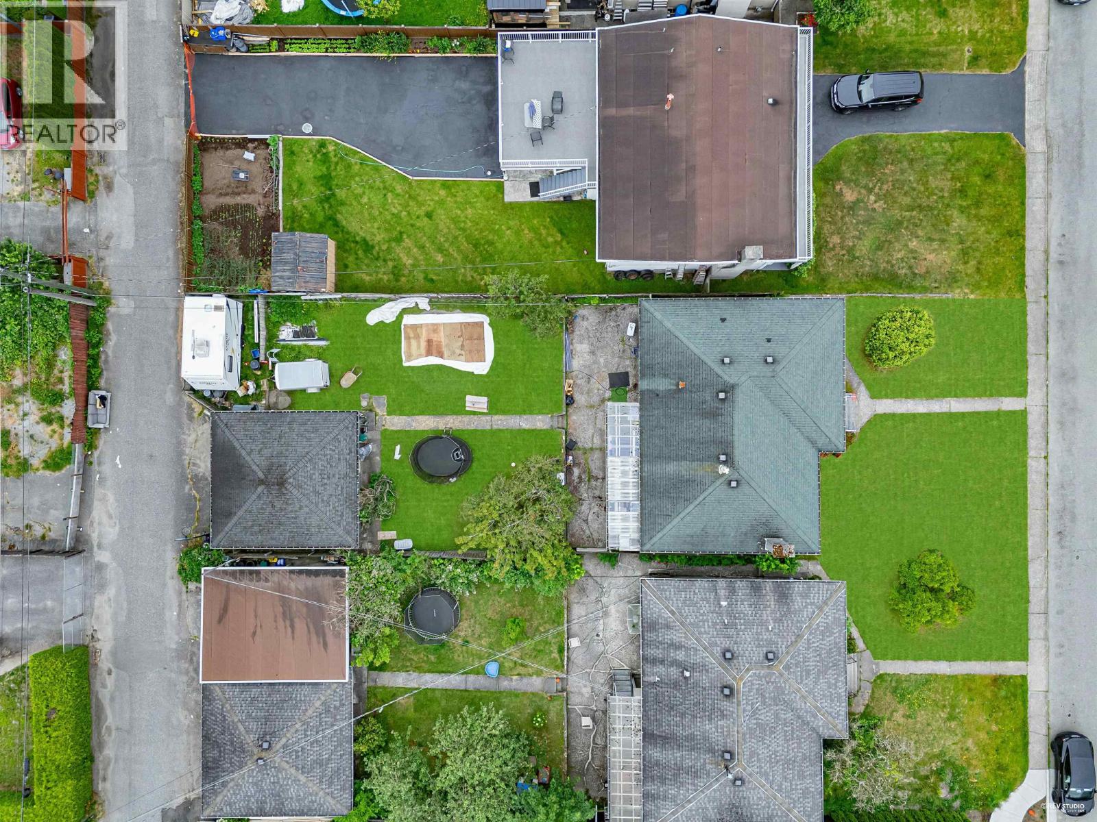 342 E 18TH STREET, North Vancouver