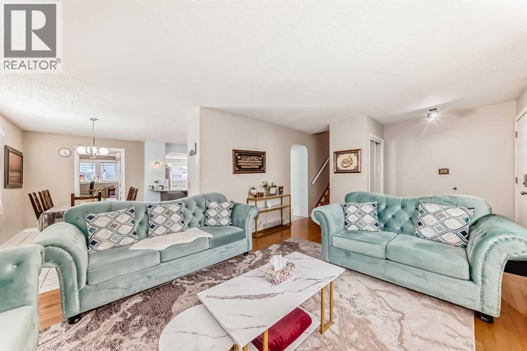 Single Family House 4 Level for Sale in  Pinemill Road NE Pineridge Calgary 