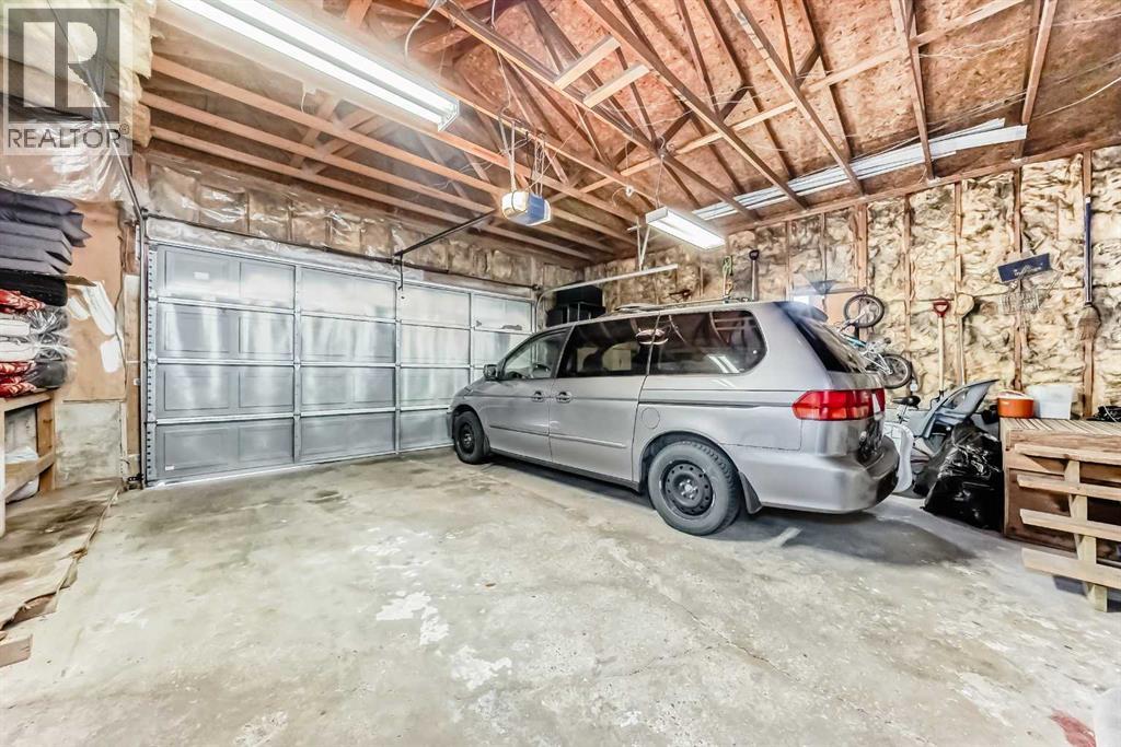 Single Family House 4 Level for Sale in  Pinemill Road NE Pineridge Calgary 
