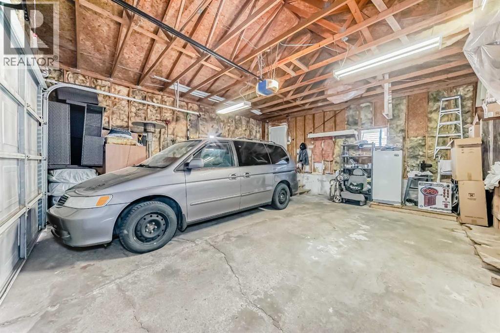 Single Family House 4 Level for Sale in  Pinemill Road NE Pineridge Calgary 